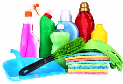 Professional curtain cleaning in a Woodside Park home